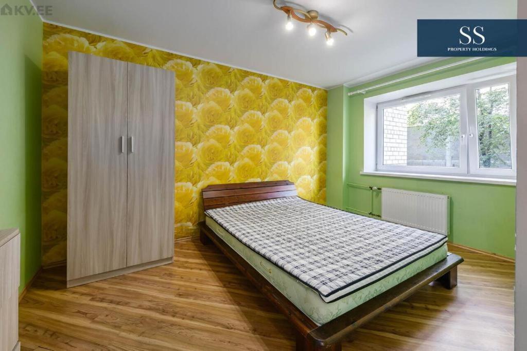 Sunny Apartment Near Bus Station Tallinn Exteriör bild