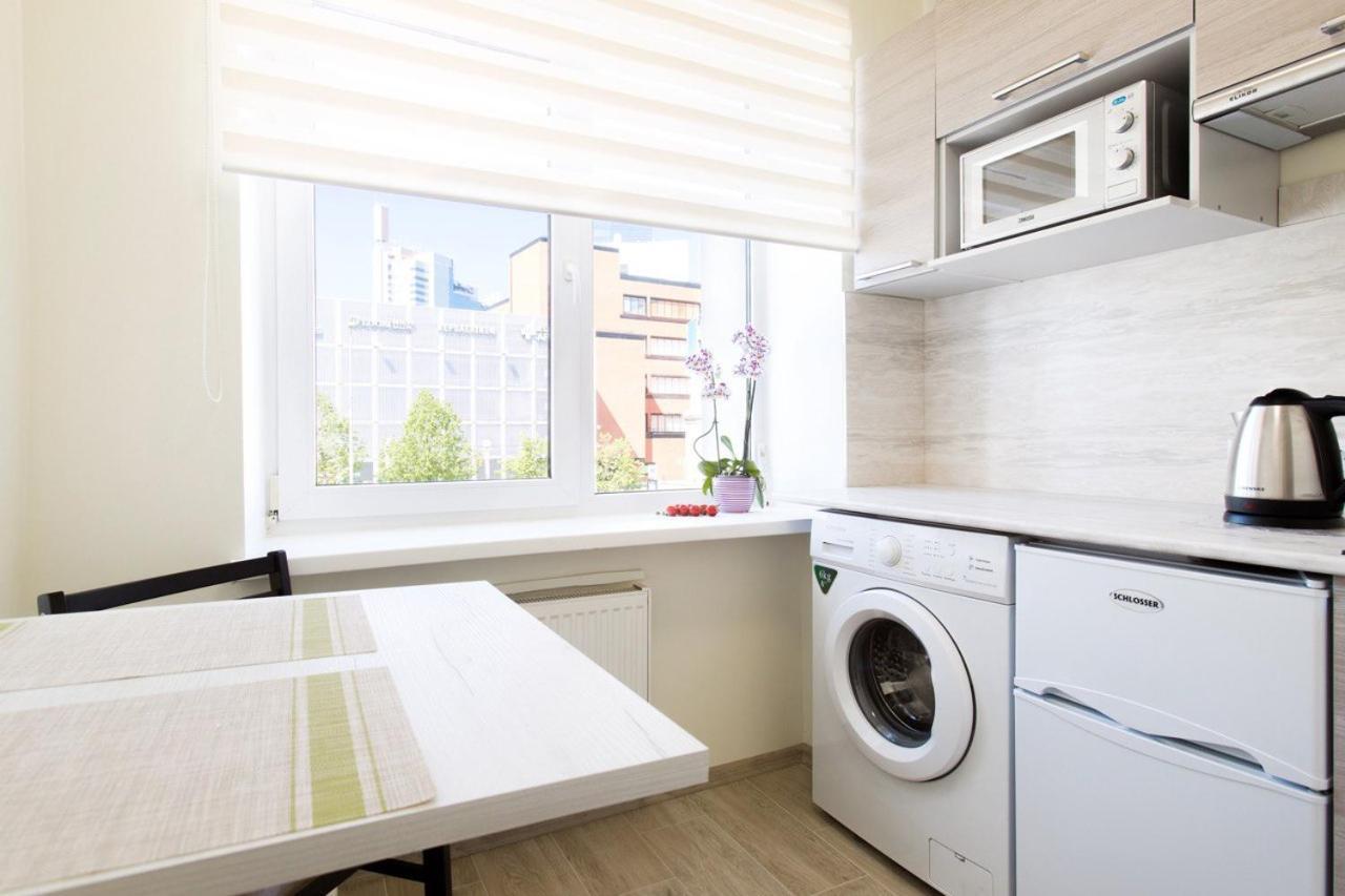 Sunny Apartment Near Bus Station Tallinn Exteriör bild